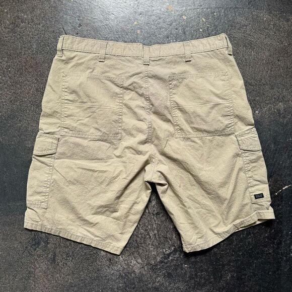 Signature Levi’s Tan Cargo Pants Lightweight Essential Men’s Size 40 Outdoors - Picture 4 of 16